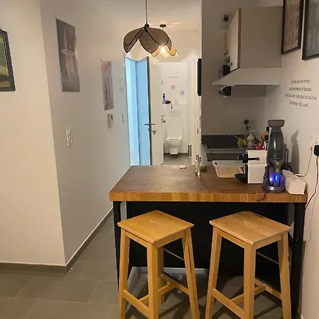 Joli Petit Nid Douillet En Centre * La Rochelle (Charente-Maritime)