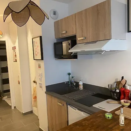 Joli Petit Nid Douillet En Centre La Rochelle (Charente-Maritime)